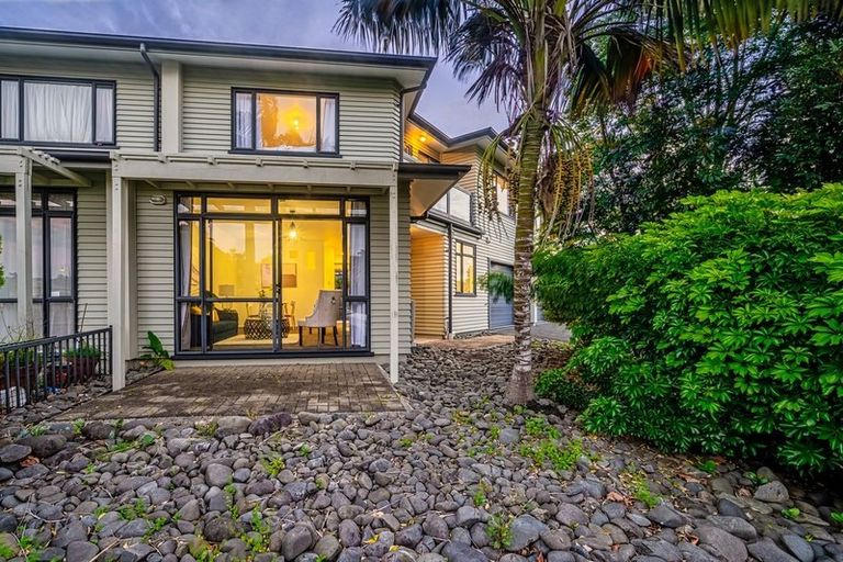 Photo of property in 8/2 Armoy Drive, East Tamaki, Auckland, 2016
