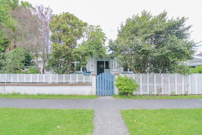 Photo of property in 34 Birdwood Road, Waterloo, Lower Hutt, 5011