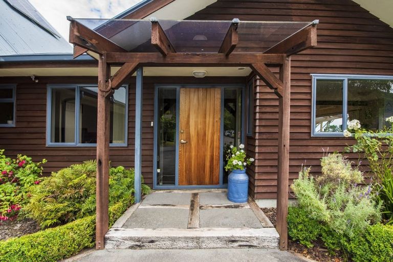 Photo of property in 7-9 Shotover Grove, Waikanae, 5036