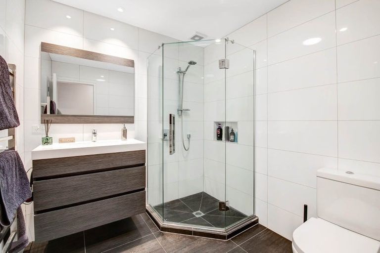 Photo of property in 57 Walton Street, Red Beach, 0932