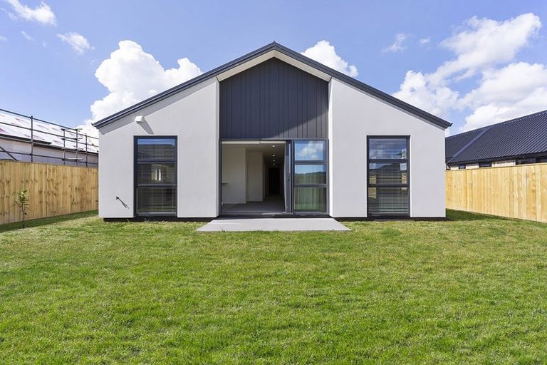 Photo of property in 10 Arahi Road, Clevedon, 2582