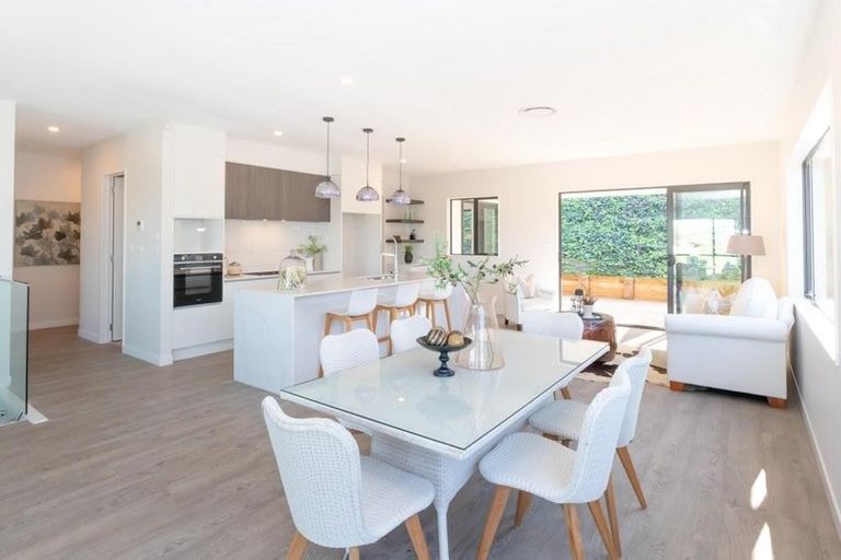 Photo of property in 27 Davey Crescent, Orewa, 0931