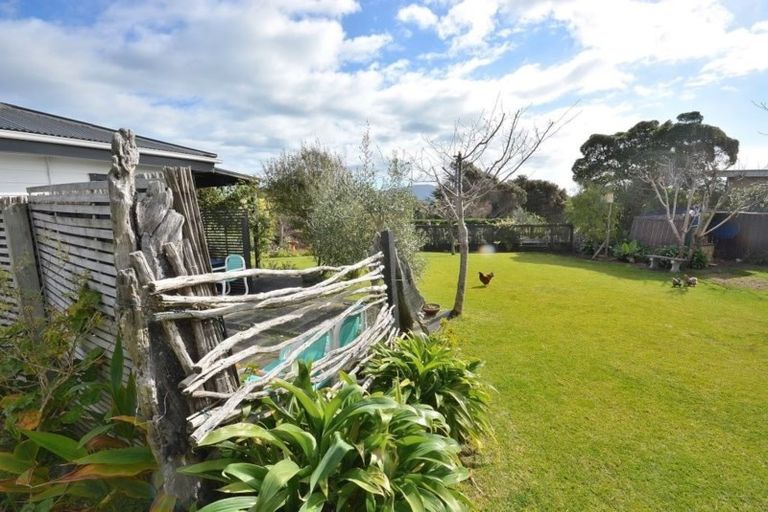 Photo of property in 1 Trig Hill Terrace, Waikanae Beach, Waikanae, 5036