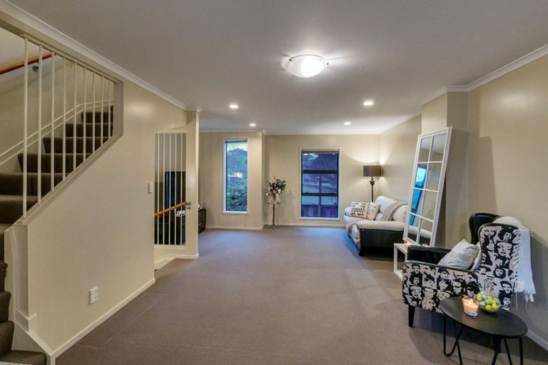 Photo of property in 13 Barnea Circle, Glen Eden, Auckland, 0602