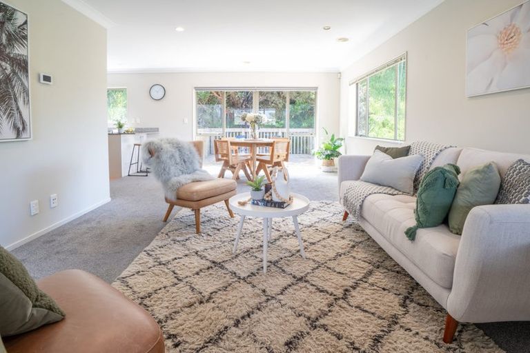 Photo of property in 24 Erlestoke Crescent, Churton Park, Wellington, 6037