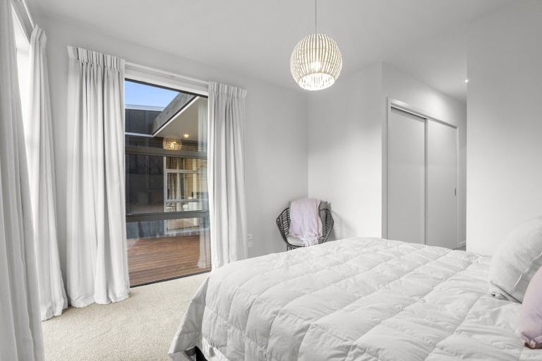 Photo of property in 8 Kapuka Lane, Wanaka, 9305