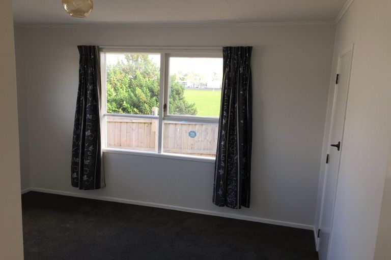 Photo of property in 44 Gossamer Drive, Pakuranga Heights, Auckland, 2010