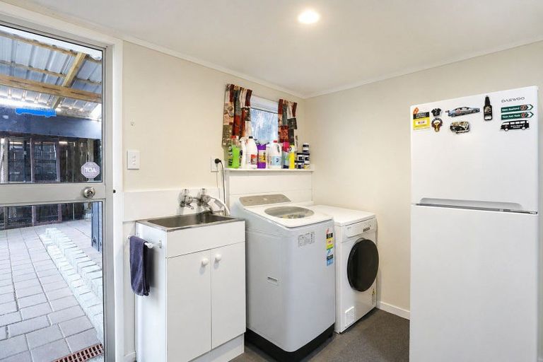 Photo of property in 96b Grand Vue Road, Kawaha Point, Rotorua, 3010