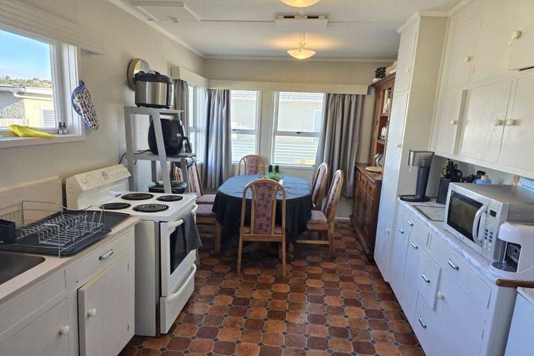 Photo of property in 5 Teviot Street, Oamaru North, Oamaru, 9400