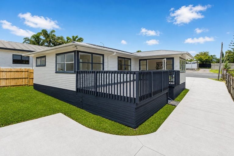 Photo of property in 9 Oteha Valley Road, Northcross, Auckland, 0632
