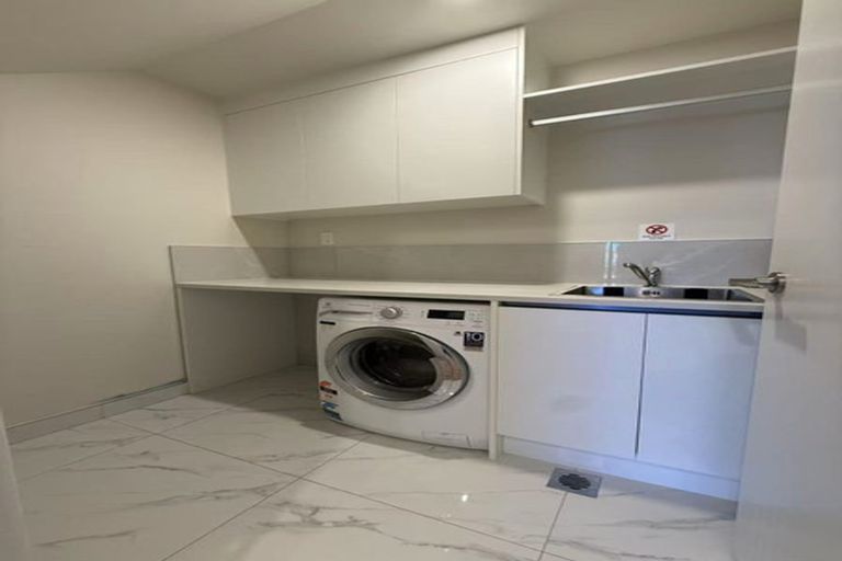 Photo of property in 309 Don Buck Road, Massey, Auckland, 0614