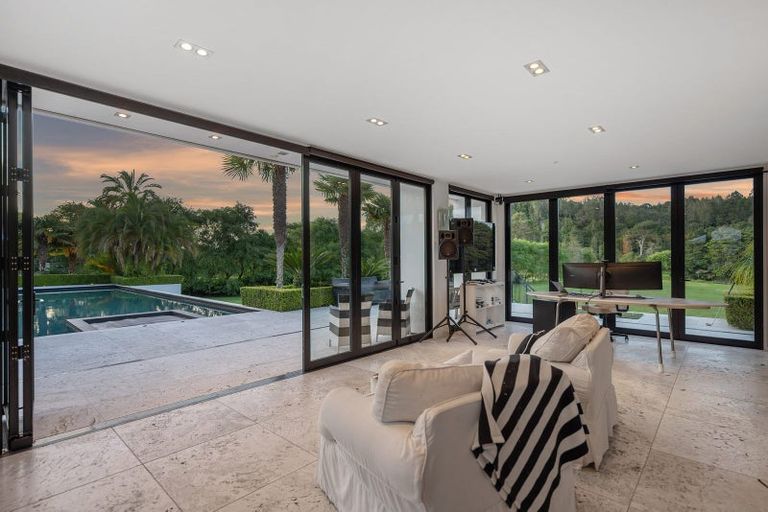 Photo of property in 21 Mahoenui Valley Road, Coatesville, 0793