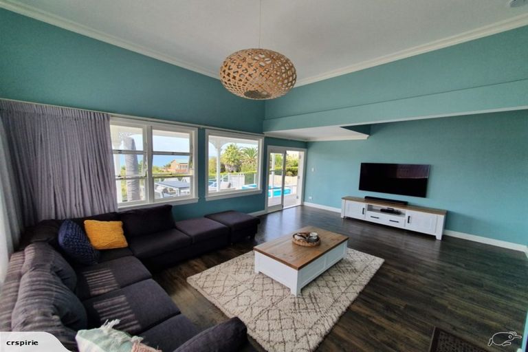 Photo of property in 1047 Whangaparaoa Road, Tindalls Beach, Whangaparaoa, 0930