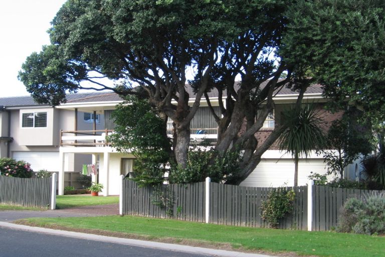 Photo of property in 2b Puriri Avenue, Orewa, 0931