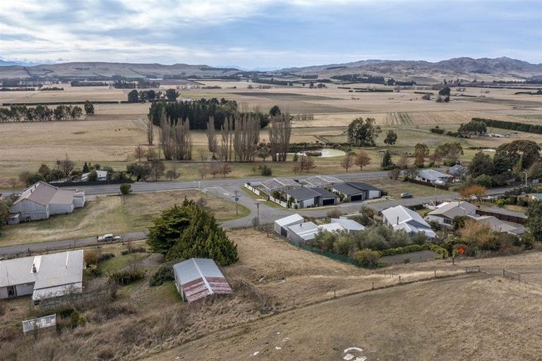 Photo of property in 15 Oxford Street, Waikari, 7420
