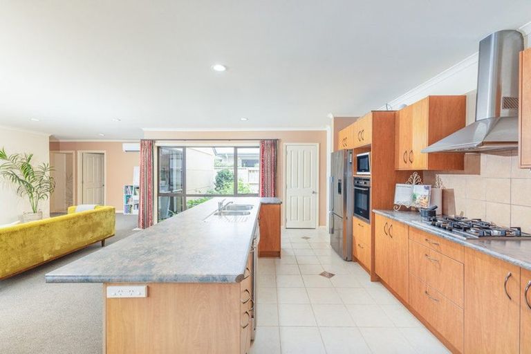 Photo of property in 73 Saint James Drive, Huntington, Hamilton, 3210