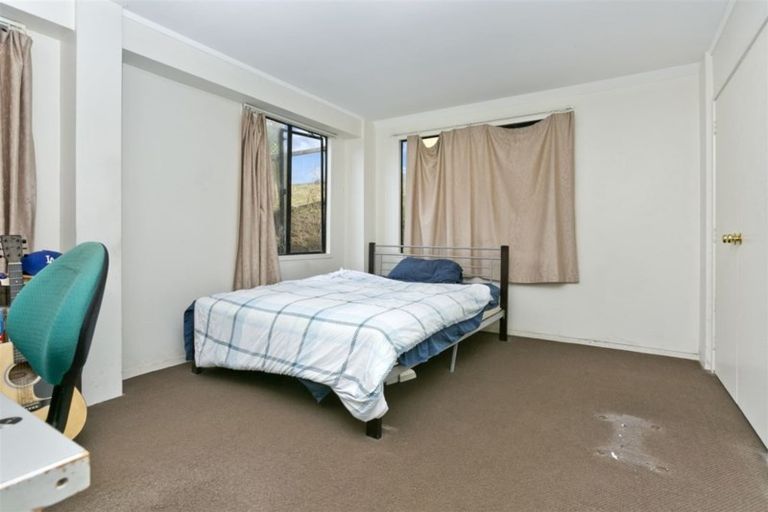 Photo of property in 449 Glenfield Road, Glenfield, Auckland, 0629