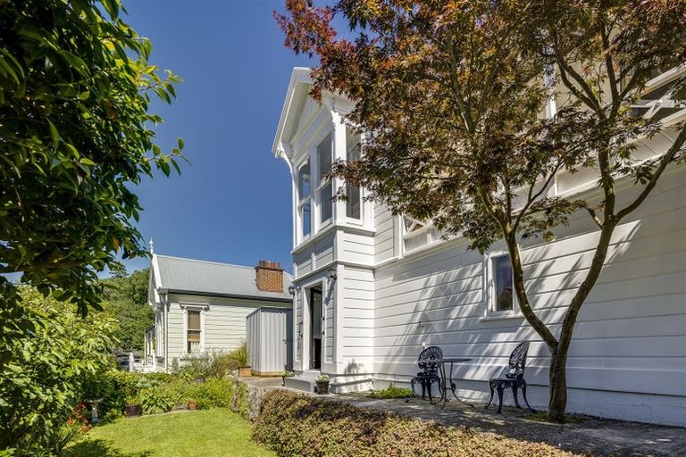 Photo of property in 6 Cameron Road, Bluff Hill, Napier, 4110