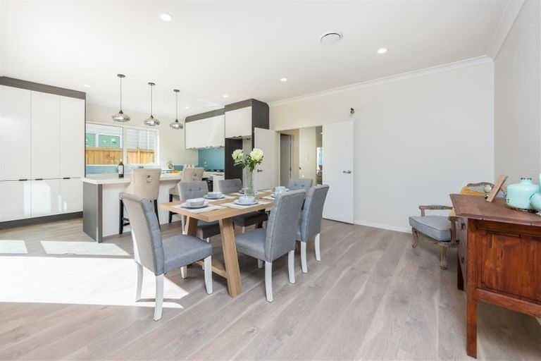 Photo of property in 70 Donegal Park Drive, Flat Bush, Auckland, 2019