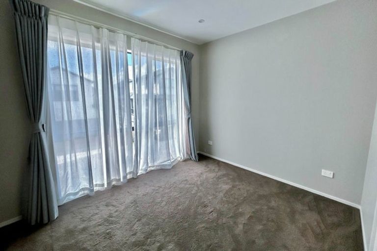 Photo of property in 12 Mantis Lane, Hobsonville, Auckland, 0616