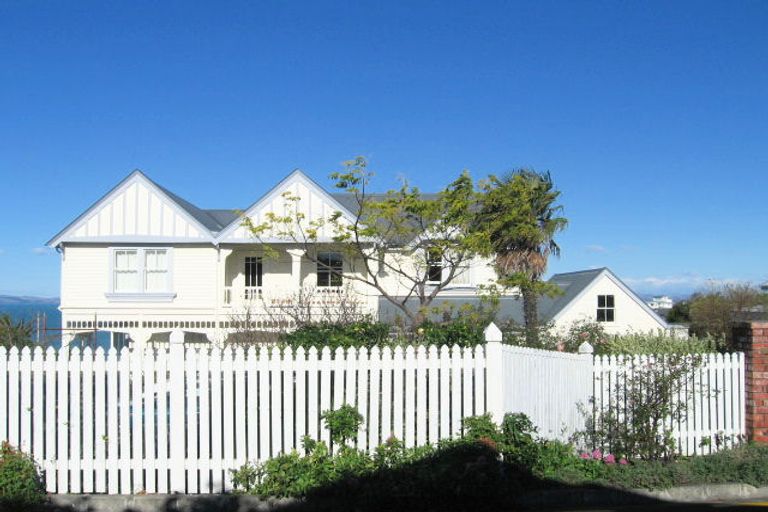 Photo of property in 6 Elizabeth Road, Bluff Hill, Napier, 4110