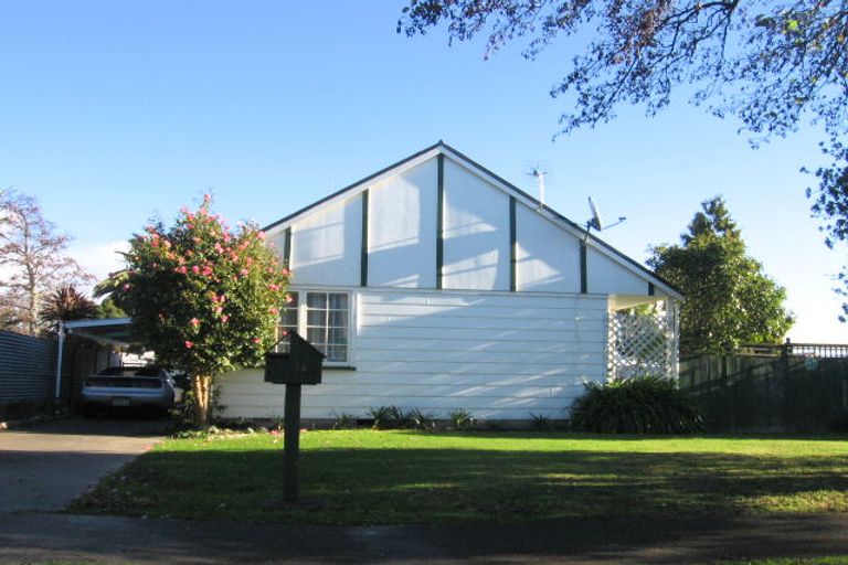 Photo of property in 28 Apollo Parade, Milson, Palmerston North, 4414