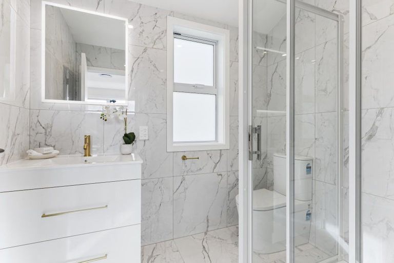 Photo of property in 1 Pinnacle Street, Seatoun, Wellington, 6022