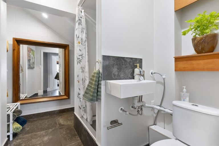 Photo of property in 2/11 Rangeview Road, Sunnyvale, Auckland, 0612