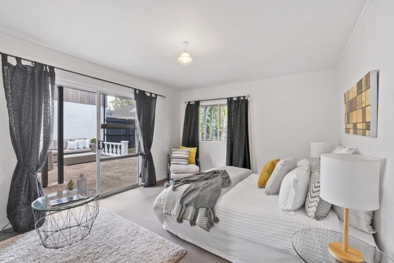 Photo of property in 2/10 Pierce Road, Milford, Auckland, 0620