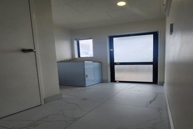 Photo of property in 14 Riserra Drive, Ranui, Auckland, 0612