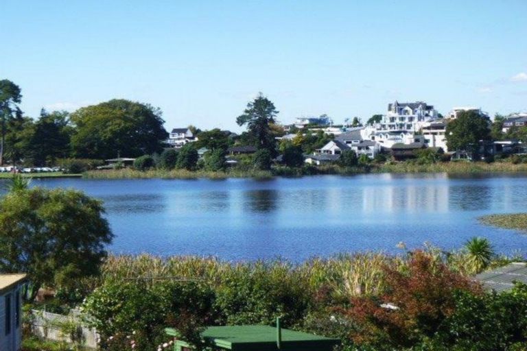 Photo of property in 130 Lake Crescent, Hamilton Lake, Hamilton, 3204