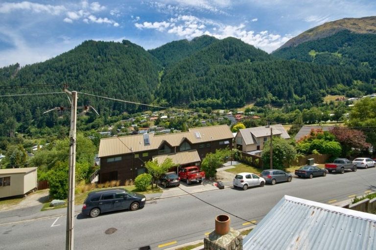 Photo of property in 121 Hallenstein Street, Queenstown, 9300