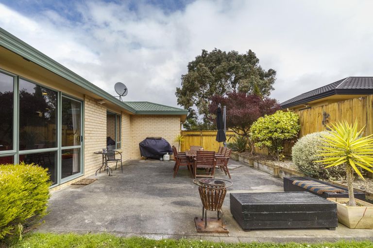 Photo of property in 3 Logan Way, Kelvin Grove, Palmerston North, 4414
