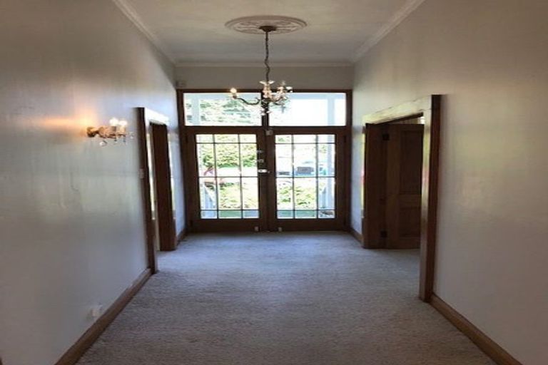 Photo of property in 27 Hautana Square, Woburn, Lower Hutt, 5010