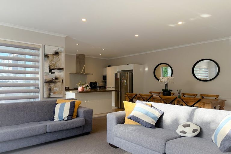 Photo of property in 15 Boardwalk Rise, Long Bay, Auckland, 0630