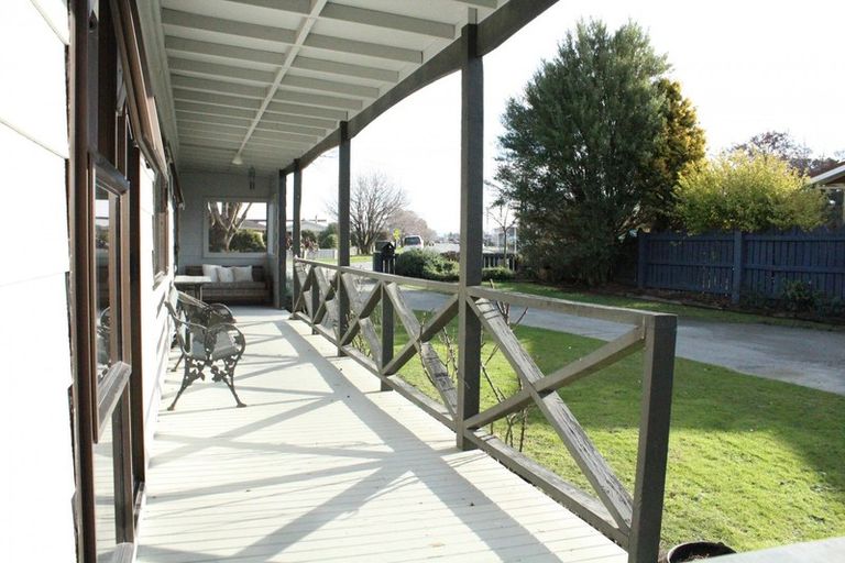 Photo of property in 135 Great North Road, Winton, 9720