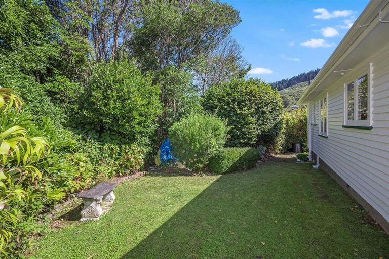 Photo of property in 41 Hampton Hill Road, Tawa, Wellington, 5028
