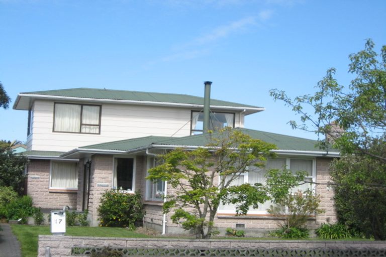 Photo of property in 17 Clipper Place, Redwood, Christchurch, 8051