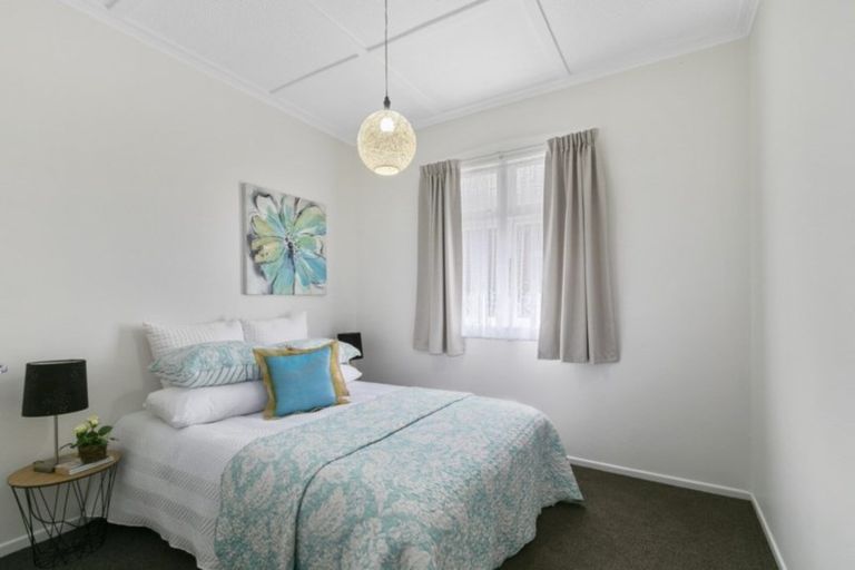 Photo of property in 43a Cambridge Terrace, Waiwhetu, Lower Hutt, 5010