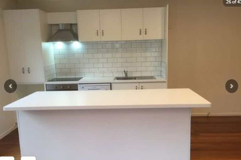 Photo of property in 132 Parkvale Road, Karori, Wellington, 6012