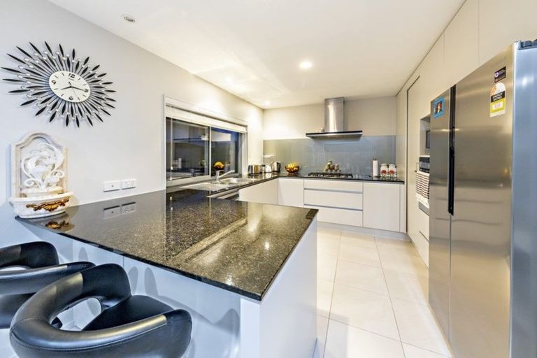 Photo of property in 34 Pickaberry Avenue, Karaka, Papakura, 2113