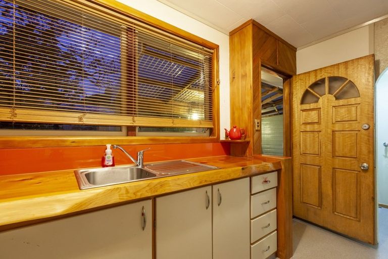 Photo of property in 216 Main Road South, Raumati South, Paraparaumu, 5032