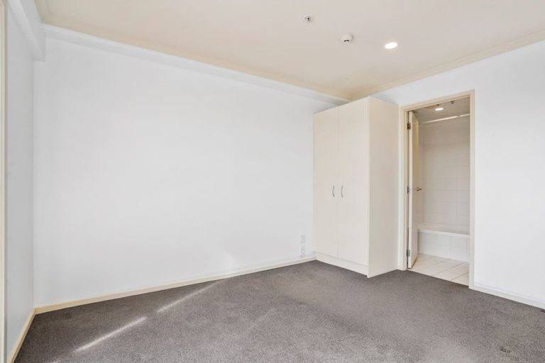 Photo of property in The Rennaissance, 14e/18 Ronwood Avenue, Manukau, Auckland, 2104