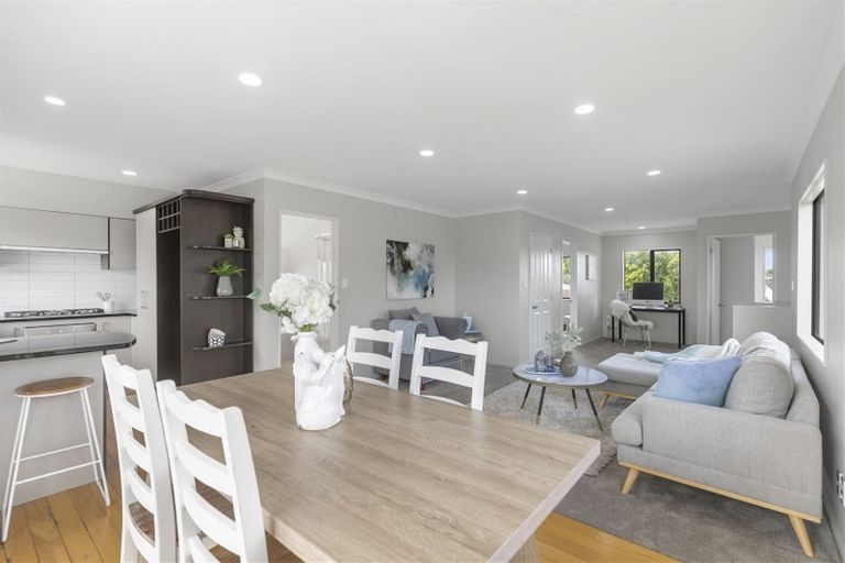 Photo of property in 6a Hope Farm Avenue, Pakuranga Heights, Auckland, 2010