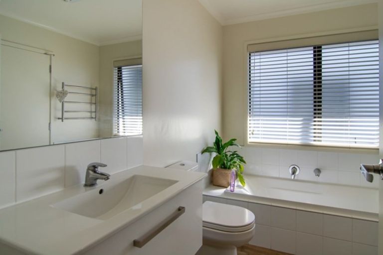 Photo of property in 8 Stalker Road, Lower Shotover, Queenstown, 9304