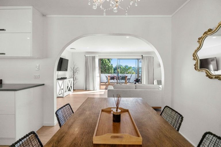 Photo of property in 31 Squirrel Lane, Browns Bay, Auckland, 0630