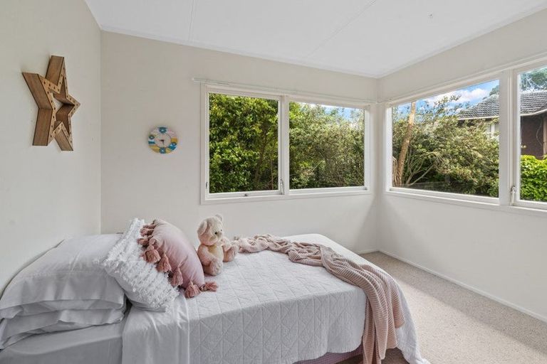 Photo of property in 35 Lyndhurst Road, Te Atatu South, Auckland, 0610