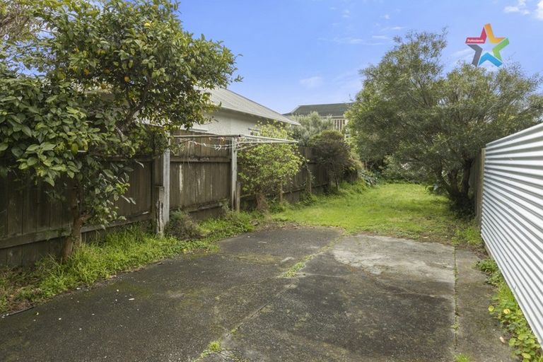 Photo of property in 8 Puriri Street, Eastbourne, Lower Hutt, 5013