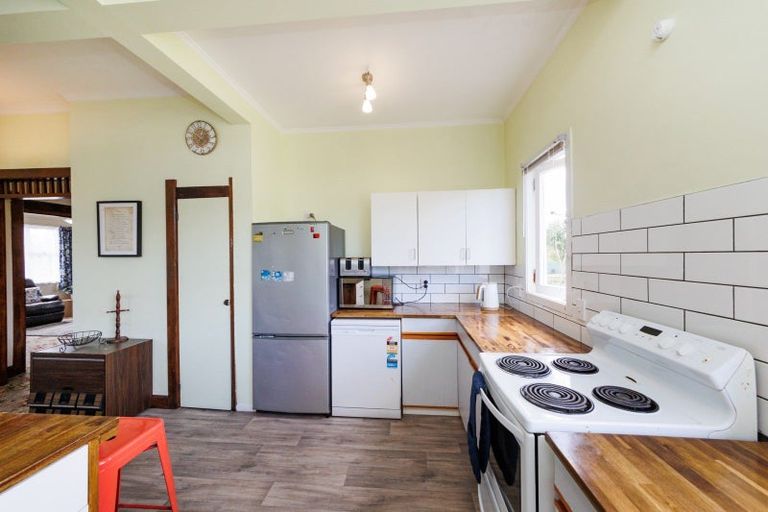 Photo of property in 21 Aru Street, Tangimoana, 4822