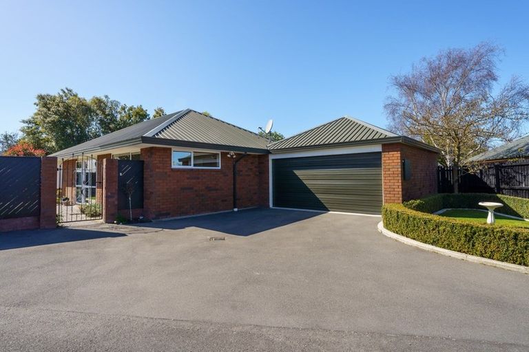 Photo of property in 6 Saint Pauls Place, Burwood, Christchurch, 8083